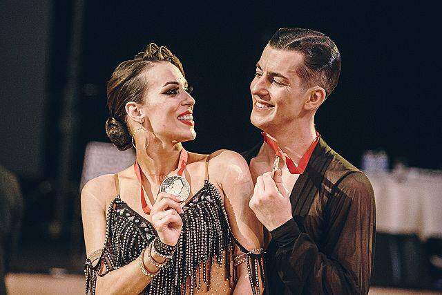 Mistrovstvi sveta 10D PD David a Tara s medailemi nahled Mistrovstvi sveta 10D PD David a Tara s medailemi nahled